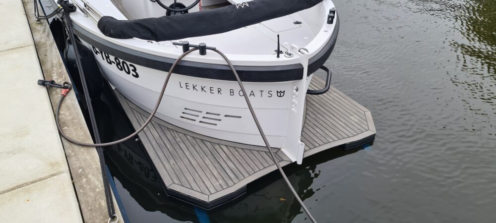 Lekker Boats | Charcoal